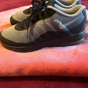 Nike Air Max Invigor